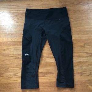 Under armour black cropped leggings